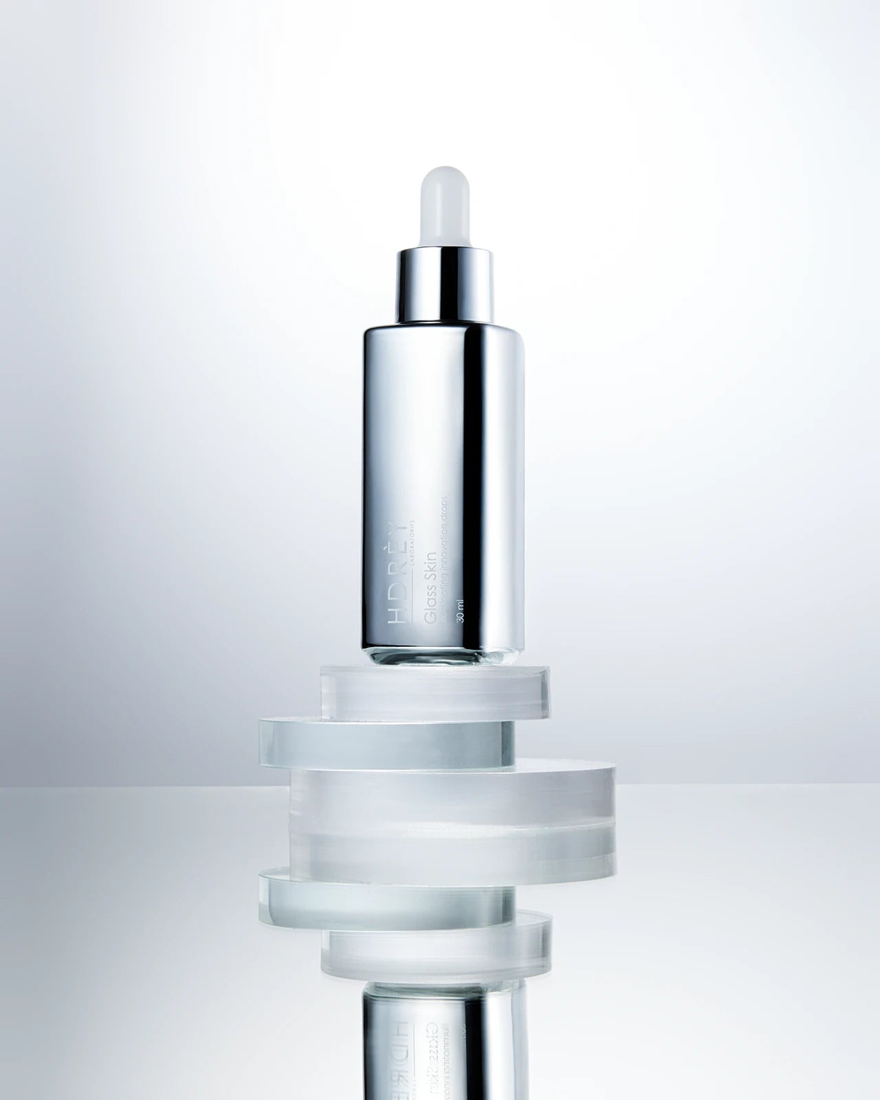 Rozświetlające serum Glass Skin 30 ml